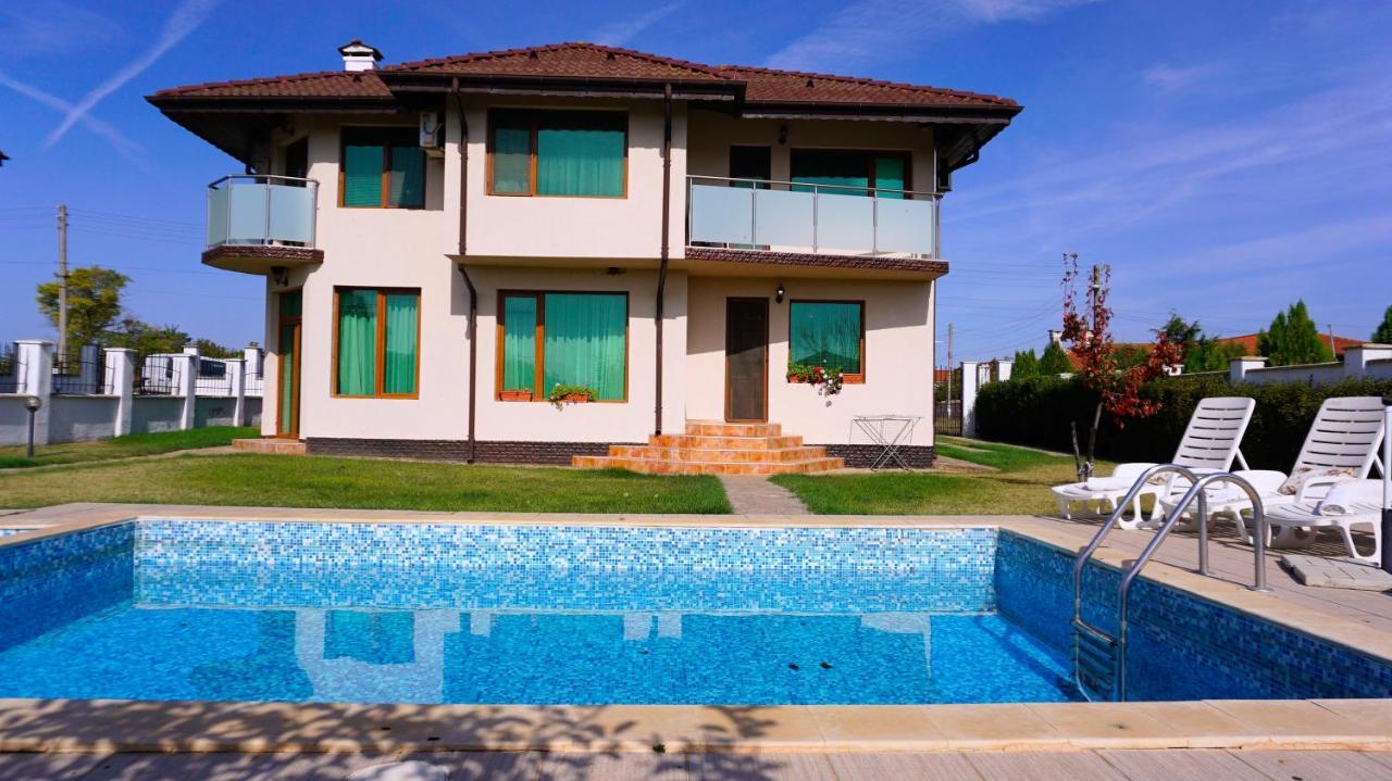 Family Villa Pomelo Bŭlgarevo Exterior foto